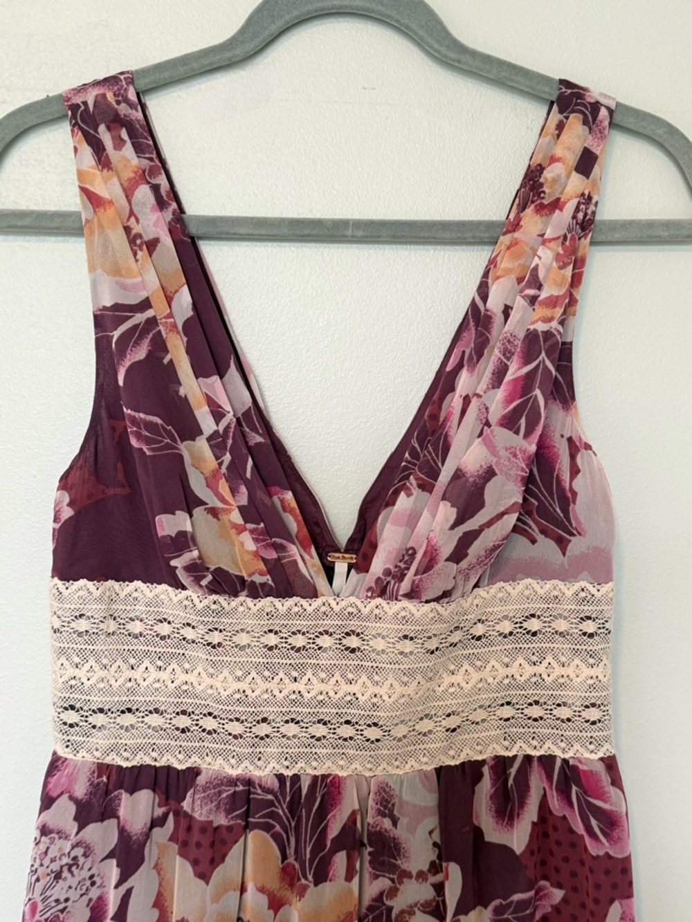 Free People Floral Lace Boho Midi Dress Size 6 Purple Pink Tiered Ruffle V Neck - Picture 5 of 12